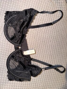 Victoria's Secret Black Lace Sheer Underwire Bra